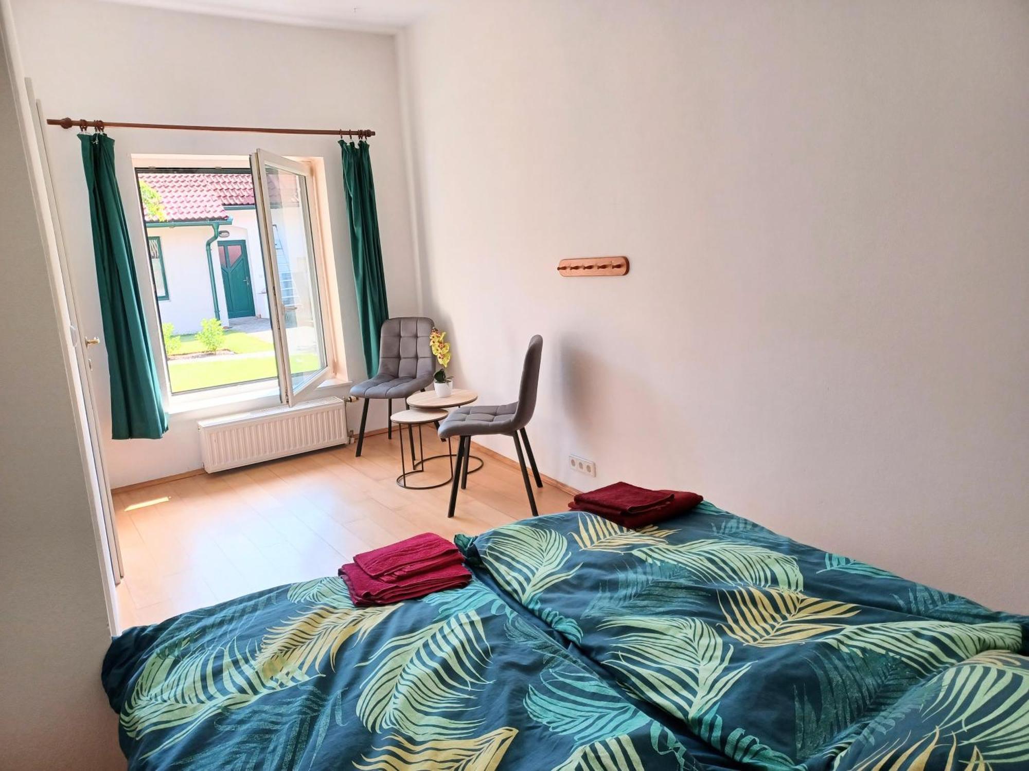 Ferienwohnungen Und Appartements Im Idyllischen Vierkanthof, Gruppenurlaube Loipersdorf bei Fürstenfeld Exterior photo